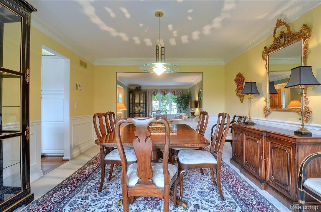 4864 Rivers Edge Drive Troy, MI 48098 - Photo 9 of 39 Dining_Room.jpg