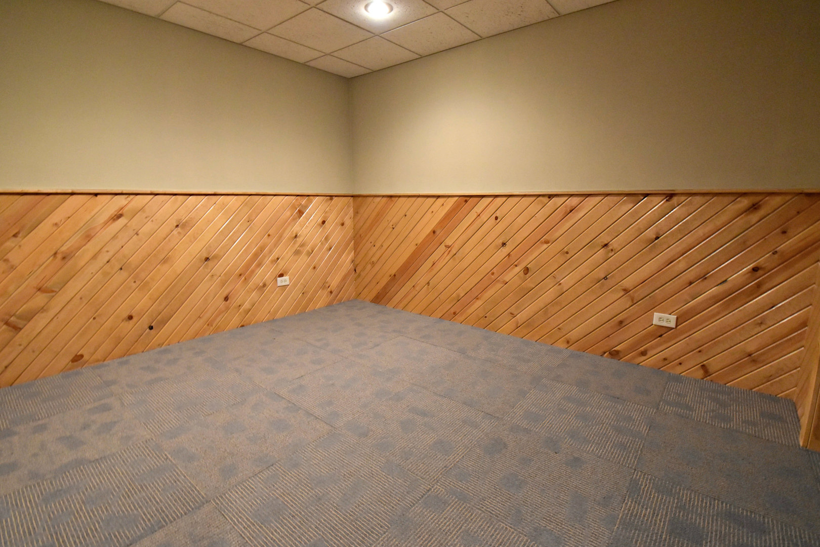 8101 Greenwood Road Hebron, IL 60034 - Photo 24 of 39 a view of an empty room