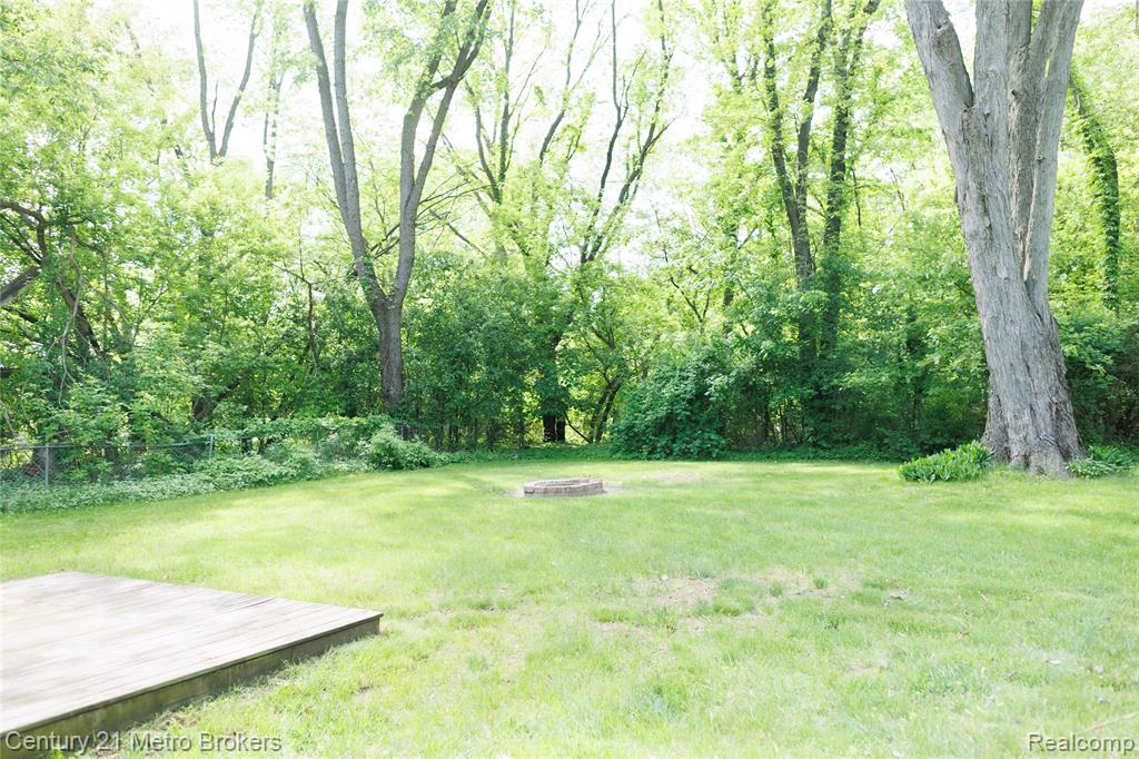 4447 East Stanley Road Genesee, MI 48437 - Photo 32 of 38