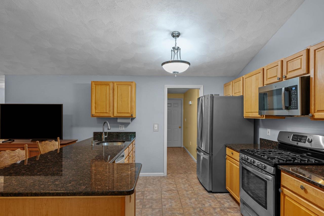 1 Trent Road Hooksett, NH 03106 - Photo 20 of 42