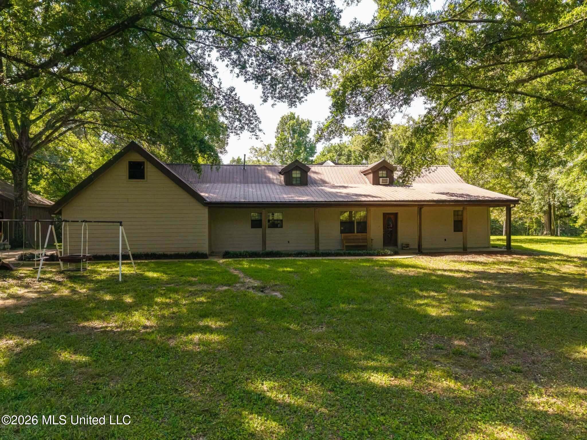 8454 Anding Oil City Road Bentonia, MS 39040 - Photo 2 of 25 748597630_122127208263226903_23952925008