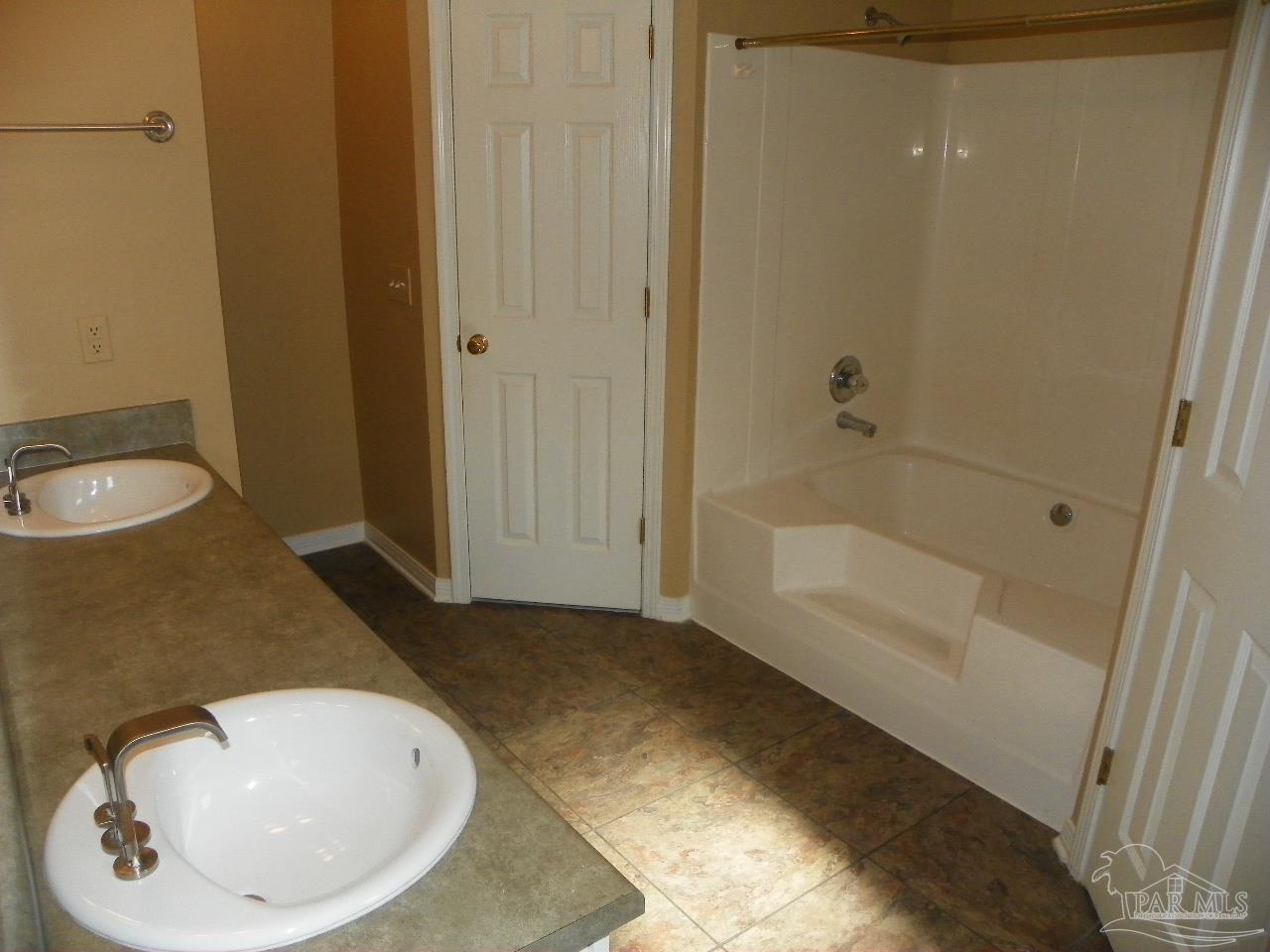 6967 Raburn Road Pensacola, FL 32526 - Photo 19 of 28