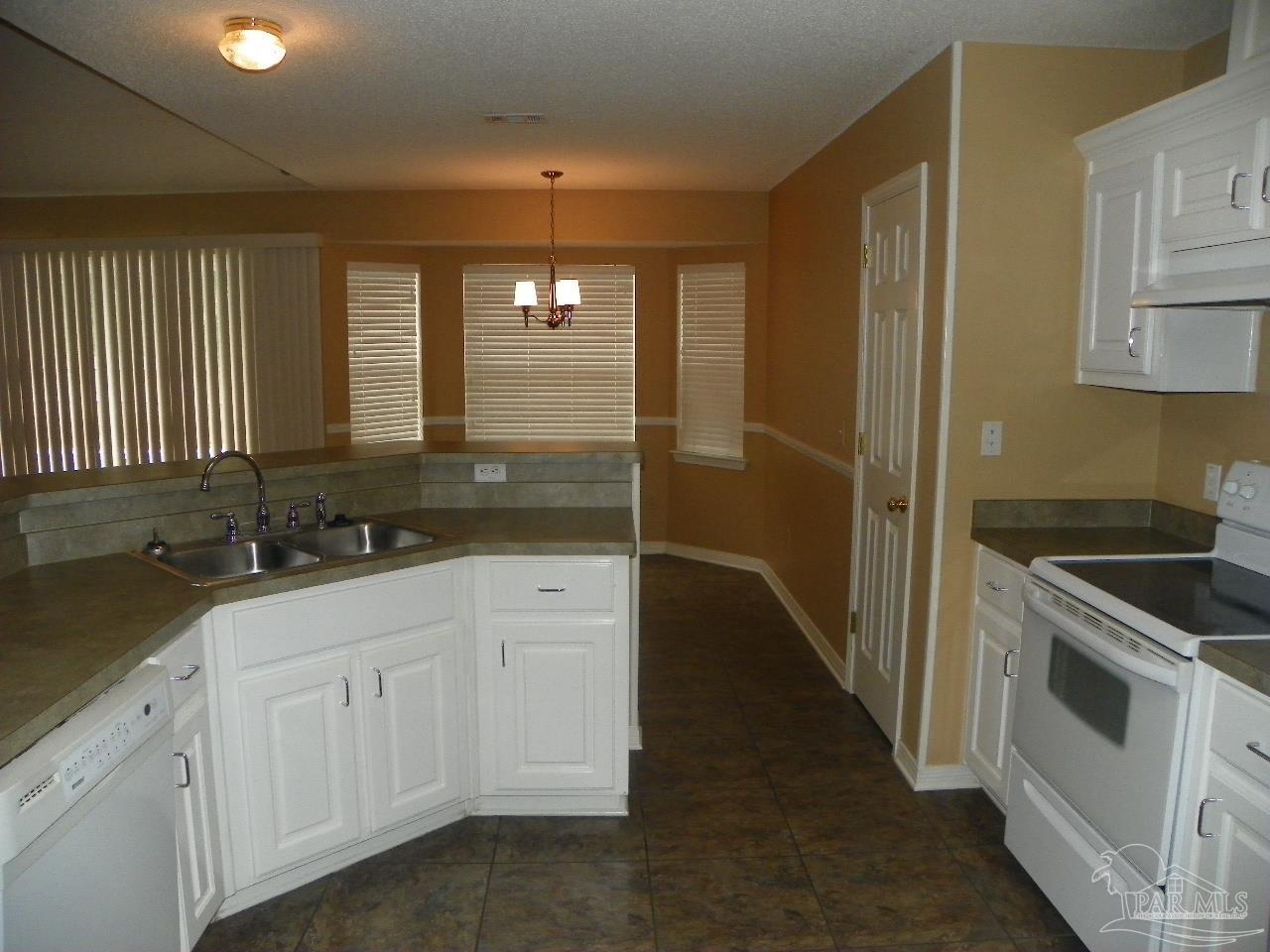 6967 Raburn Road Pensacola, FL 32526 - Photo 9 of 28
