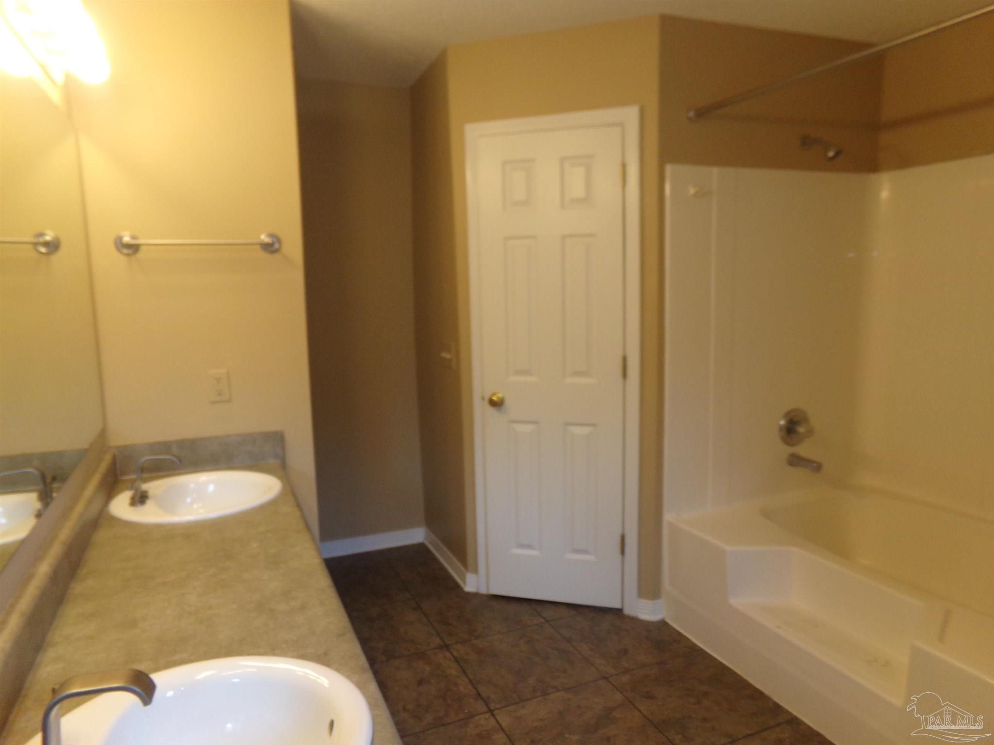 6967 Raburn Road Pensacola, FL 32526 - Photo 10 of 28