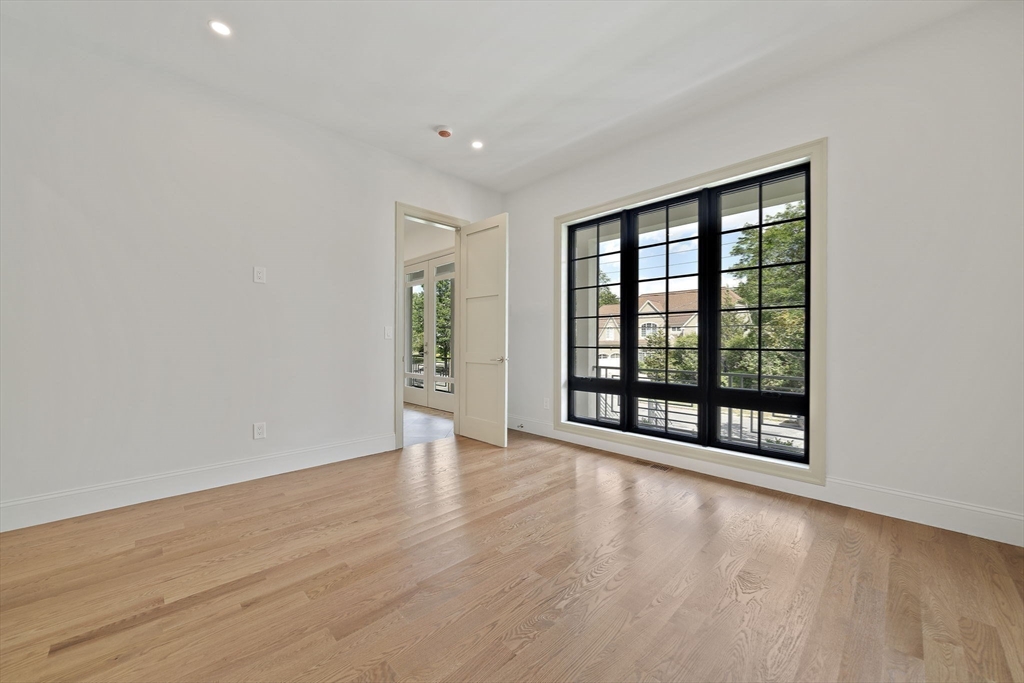 44 Lovett Road Newton, MA 02459 - Photo 10 of 36