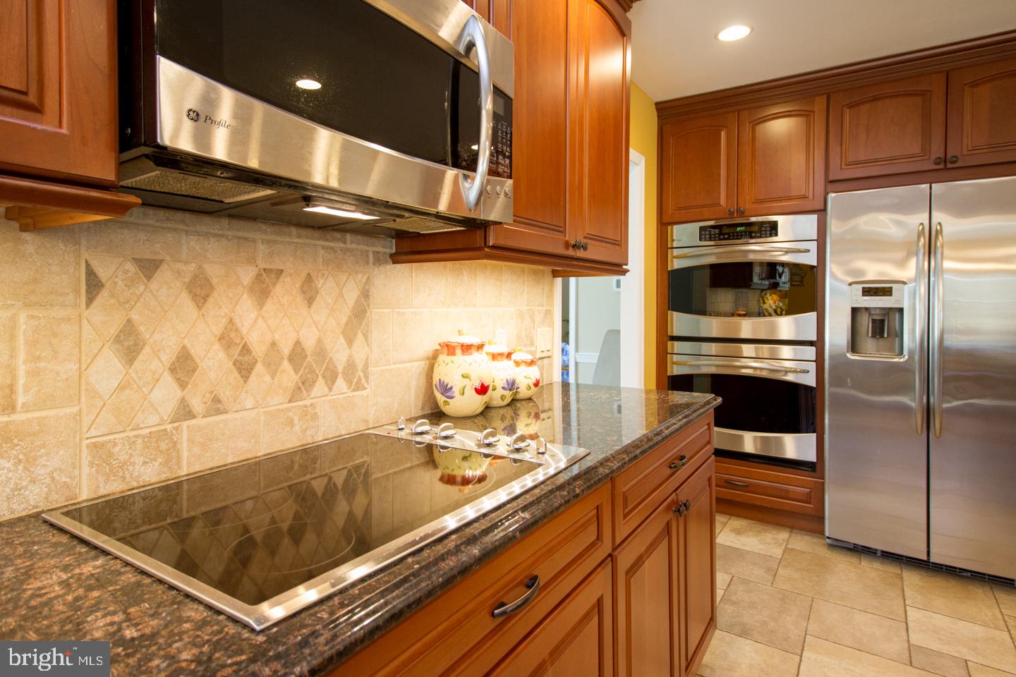 278 Pebble Ridge Road Warrington, PA 18976 - Photo 8 of 33 Kitchen stainless GE Profile appliances