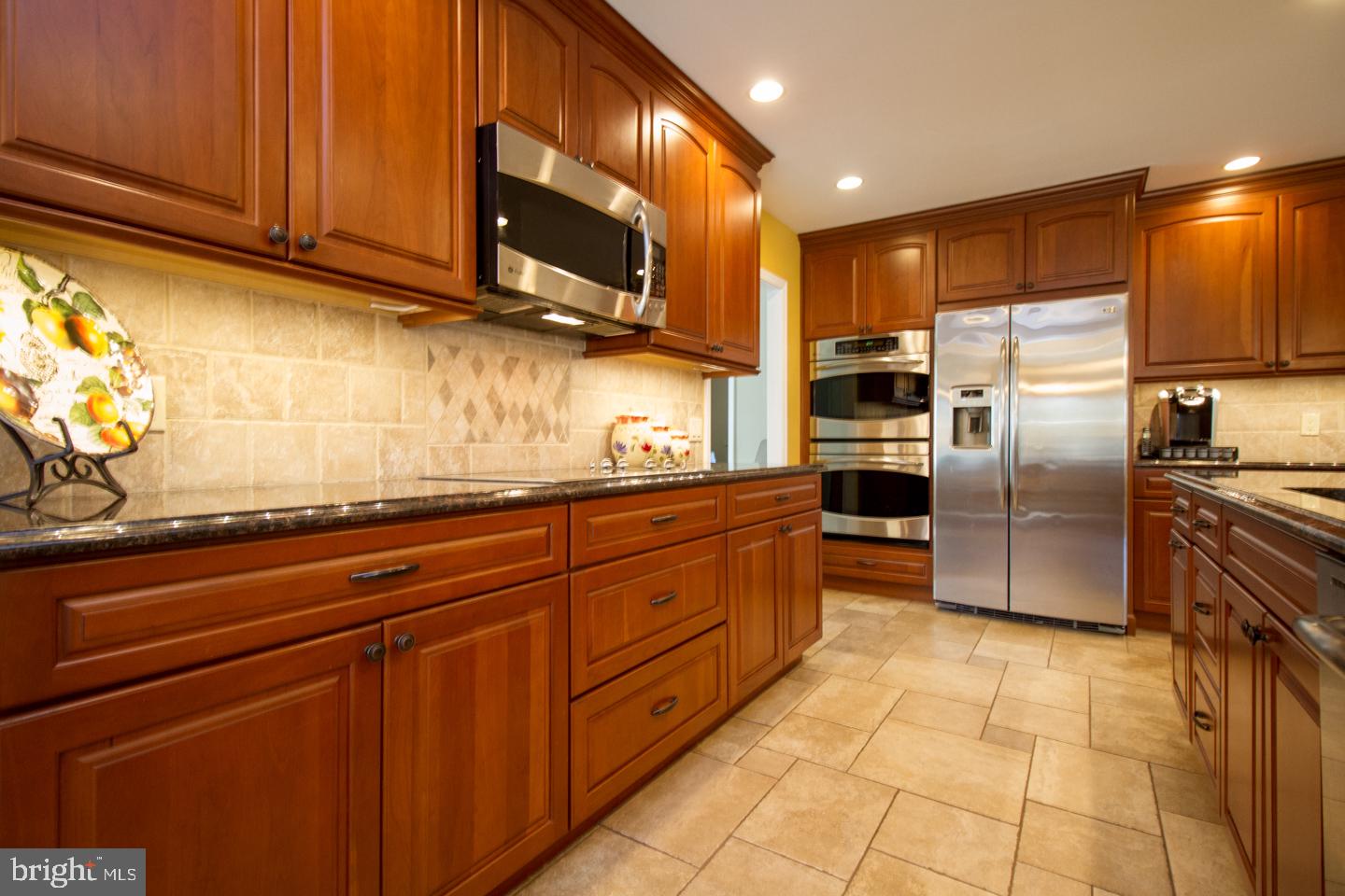 278 Pebble Ridge Road Warrington, PA 18976 - Photo 10 of 33 Kitchen 42" Cherry Cabinets