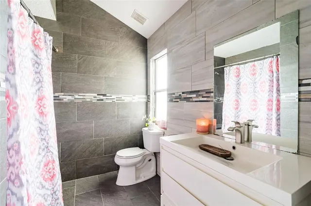 $599,900 | 2204 1st Street, Unit F, Indian Rocks Beach, FL 33785