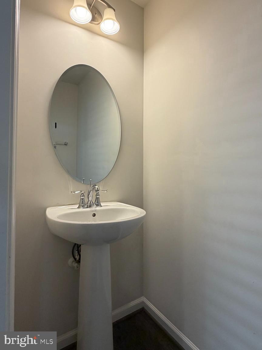 22265 Sims Terrace Ashburn, VA 20148 - Photo 13 of 29