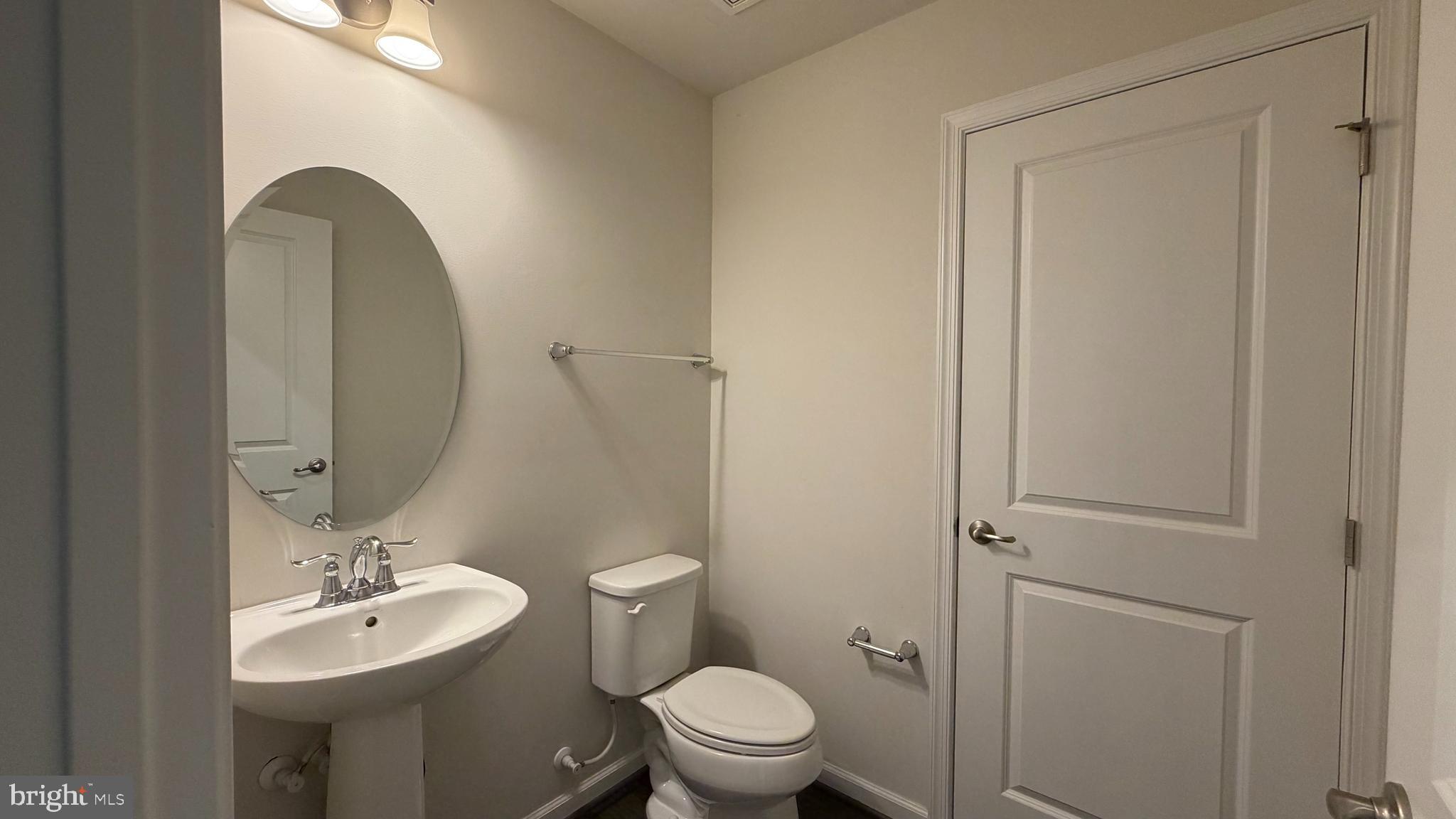22265 Sims Terrace Ashburn, VA 20148 - Photo 7 of 29