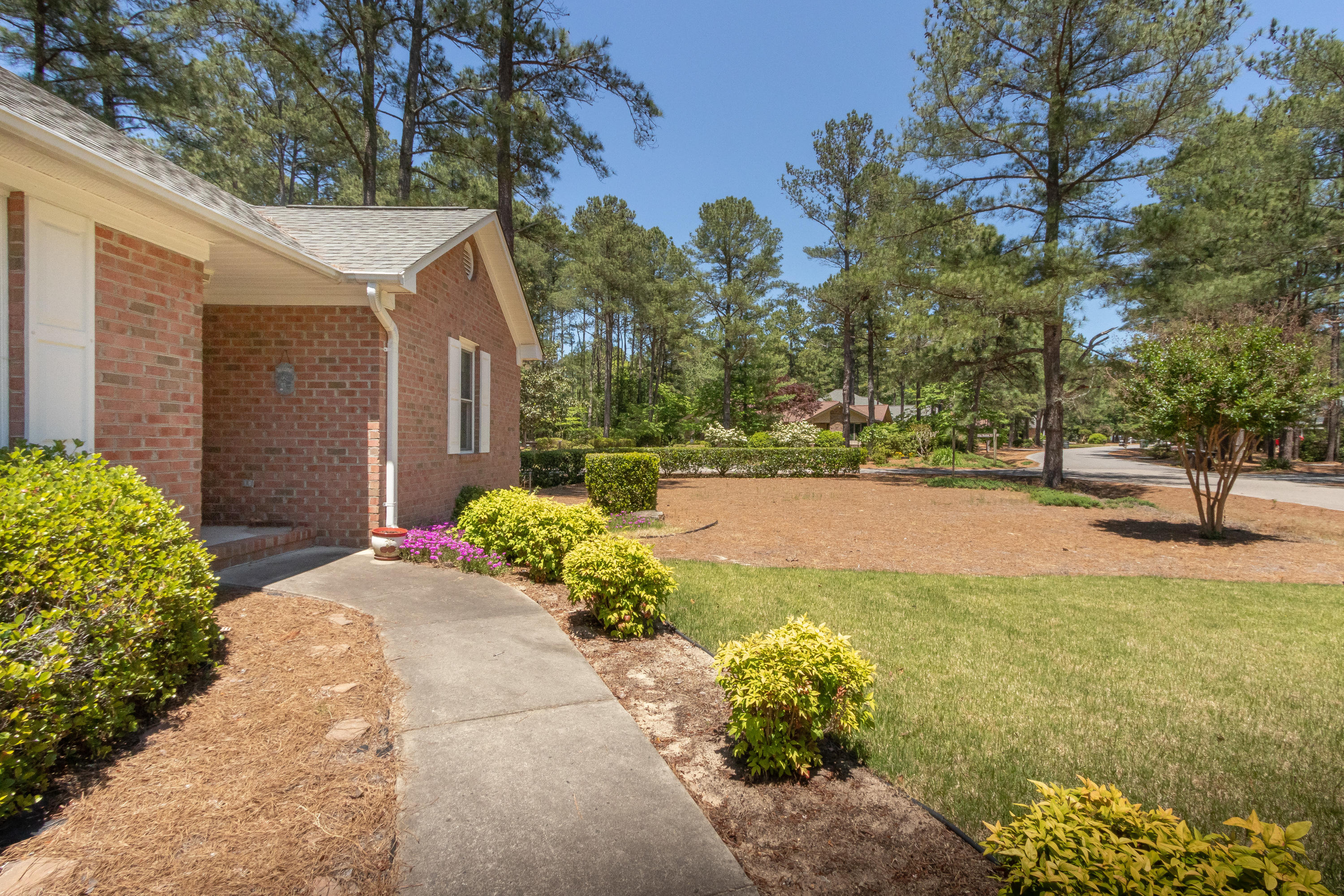 45 Pine Meadows Road Pinehurst, NC 28374 - Photo 3 of 27 IMG_5595