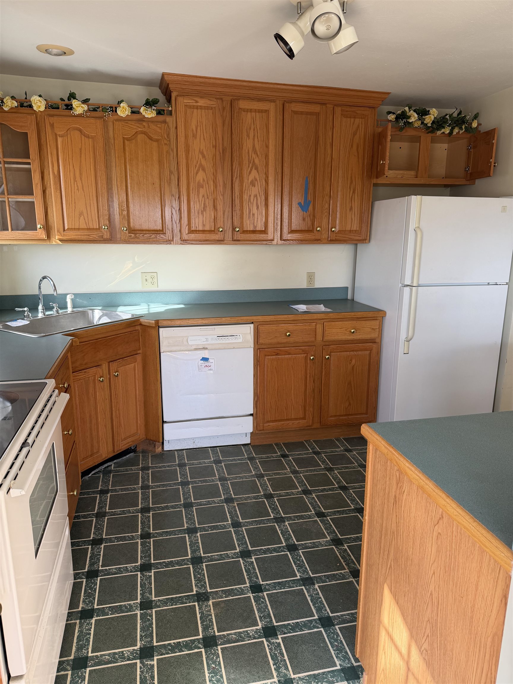 127 Daniel Webster Highway Merrimack, NH 03054 - Photo 12 of 22
