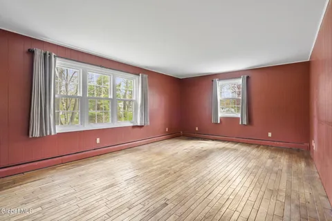 $424,900 | 19 Glenwood Drive, Clifton Park, NY 12019