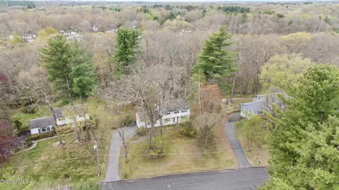 $424,900 | 19 Glenwood Drive, Clifton Park, NY 12019