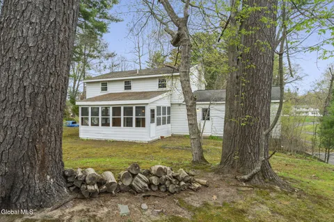 $424,900 | 19 Glenwood Drive, Clifton Park, NY 12019