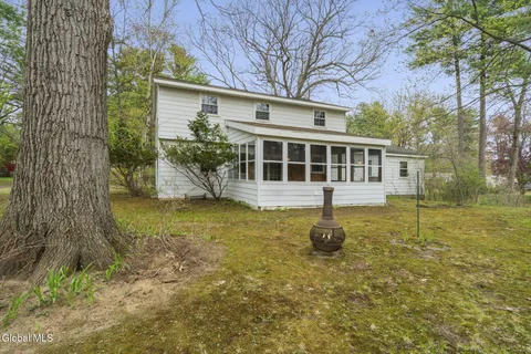 $424,900 | 19 Glenwood Drive, Clifton Park, NY 12019