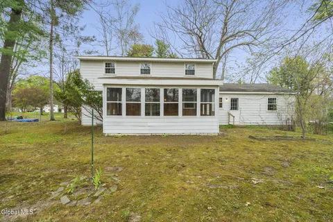 $424,900 | 19 Glenwood Drive, Clifton Park, NY 12019