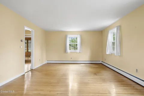 $424,900 | 19 Glenwood Drive, Clifton Park, NY 12019