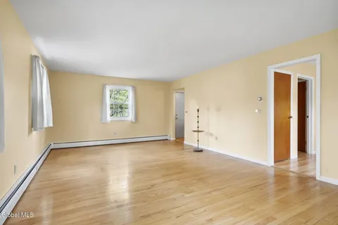 $424,900 | 19 Glenwood Drive, Clifton Park, NY 12019
