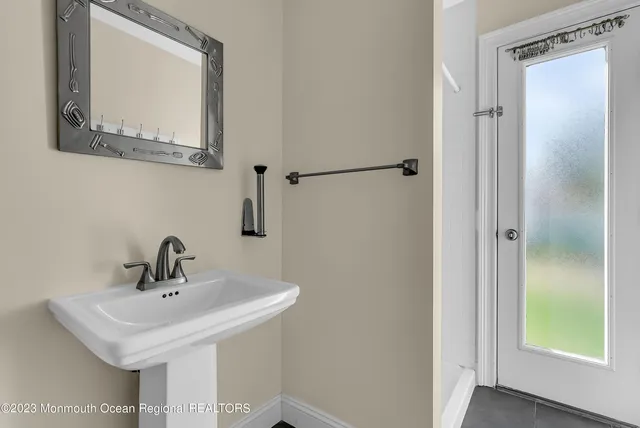 $2,300 | 140 Idlewood Avenue, Oakhurst, NJ 07755