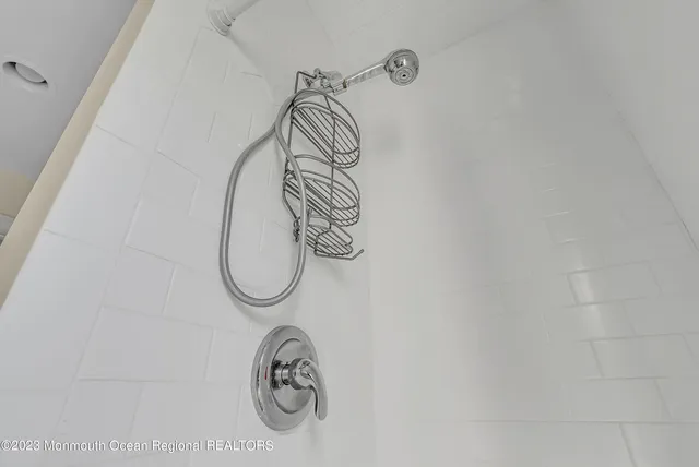 $2,300 | 140 Idlewood Avenue, Oakhurst, NJ 07755