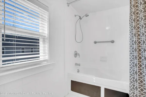 $2,300 | 140 Idlewood Avenue, Oakhurst, NJ 07755
