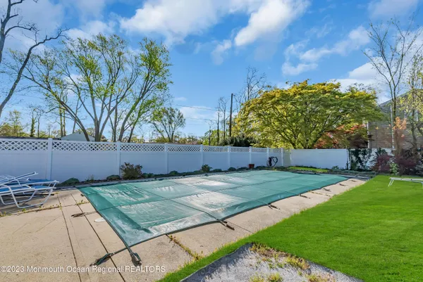 $2,300 | 140 Idlewood Avenue, Oakhurst, NJ 07755