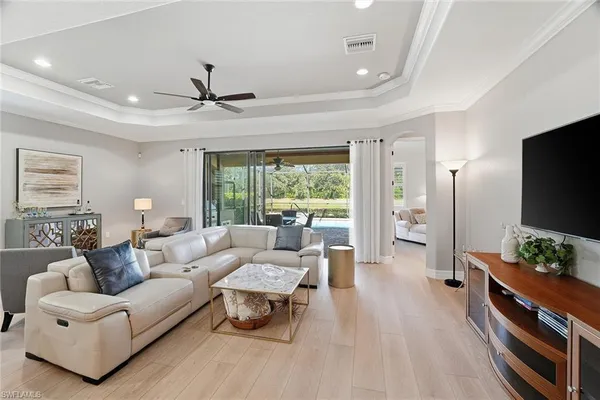 $912,000 | 2906 Aviamar Circle, Naples, FL 34114