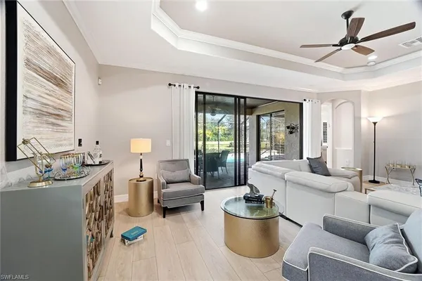 $912,000 | 2906 Aviamar Circle, Naples, FL 34114