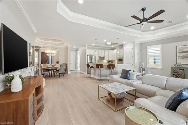 $912,000 | 2906 Aviamar Circle, Naples, FL 34114