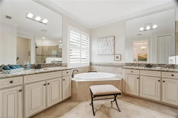 $912,000 | 2906 Aviamar Circle, Naples, FL 34114