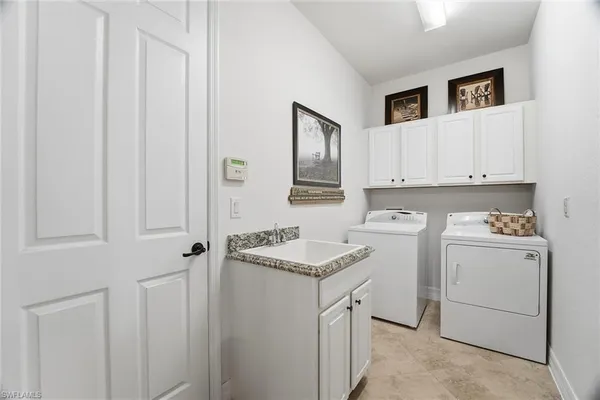 $912,000 | 2906 Aviamar Circle, Naples, FL 34114