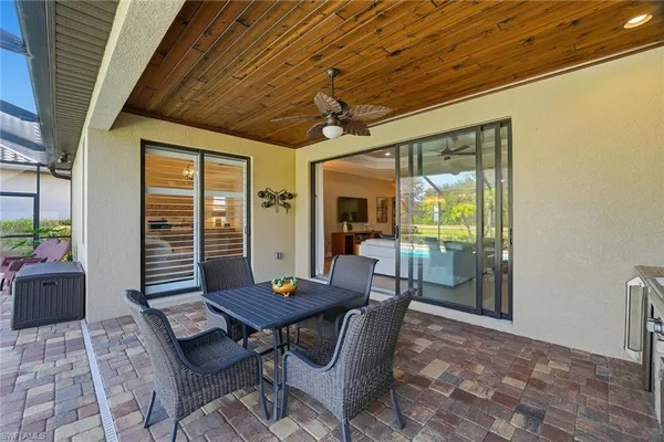 $912,000 | 2906 Aviamar Circle, Naples, FL 34114