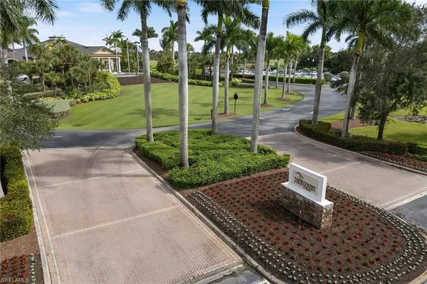 $912,000 | 2906 Aviamar Circle, Naples, FL 34114