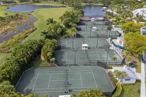 $912,000 | 2906 Aviamar Circle, Naples, FL 34114