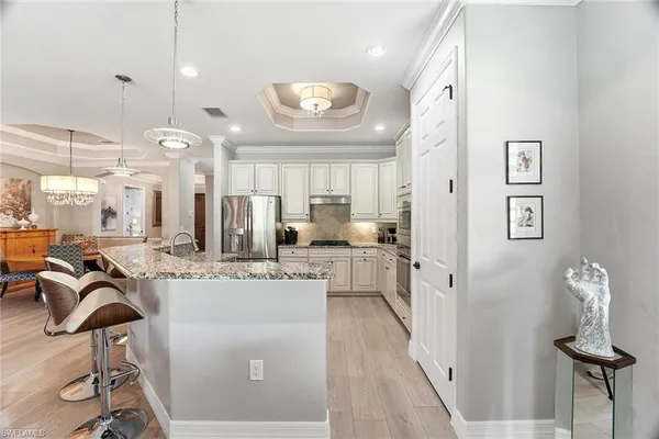 $912,000 | 2906 Aviamar Circle, Naples, FL 34114