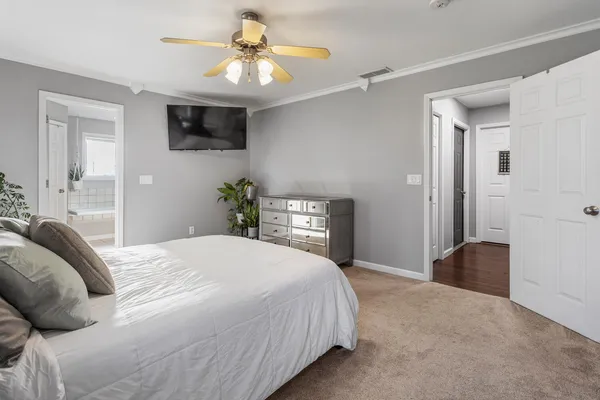 $330,000 | 1202 Edgeview Drive, Mahomet, IL 61853