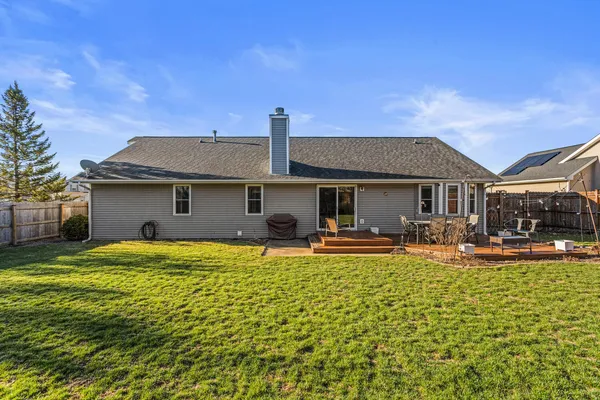 $330,000 | 1202 Edgeview Drive, Mahomet, IL 61853
