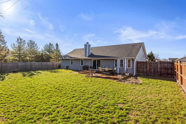 $330,000 | 1202 Edgeview Drive, Mahomet, IL 61853