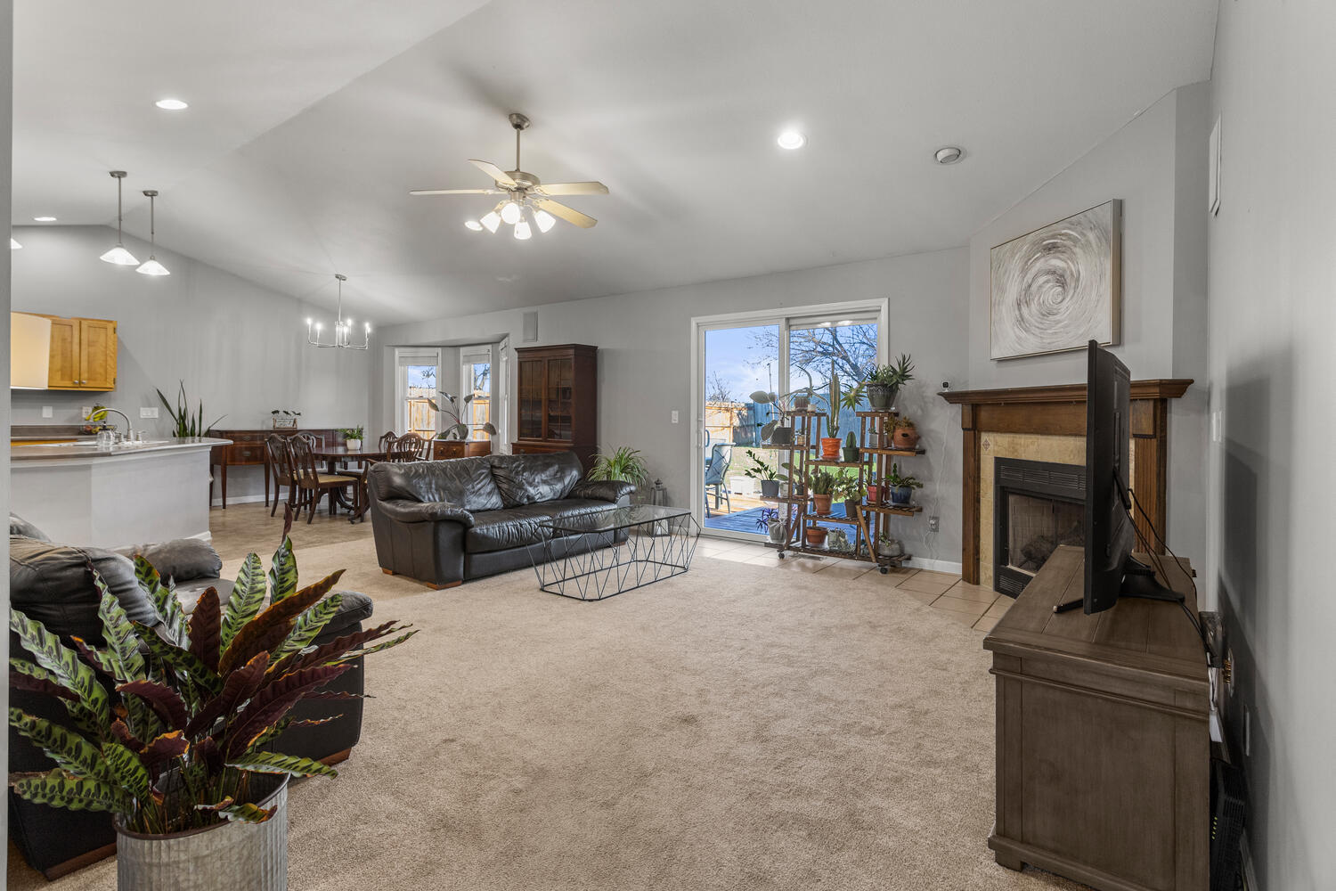 1202 Edgeview Drive Mahomet, IL 61853 - Photo 7 of 31