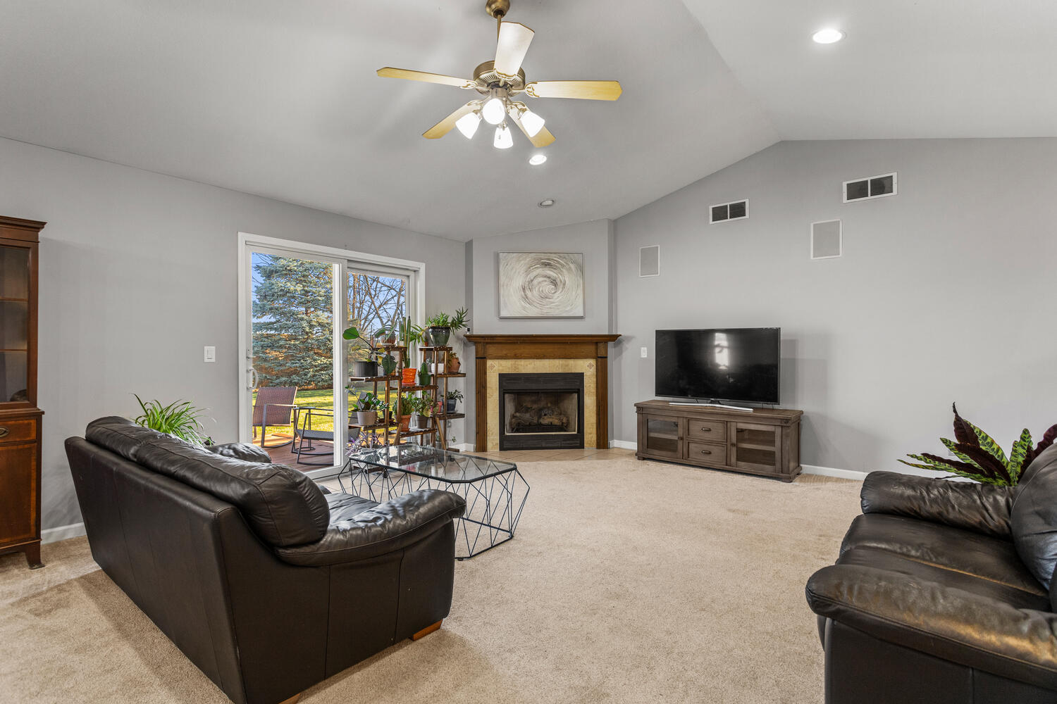 1202 Edgeview Drive Mahomet, IL 61853 - Photo 8 of 31