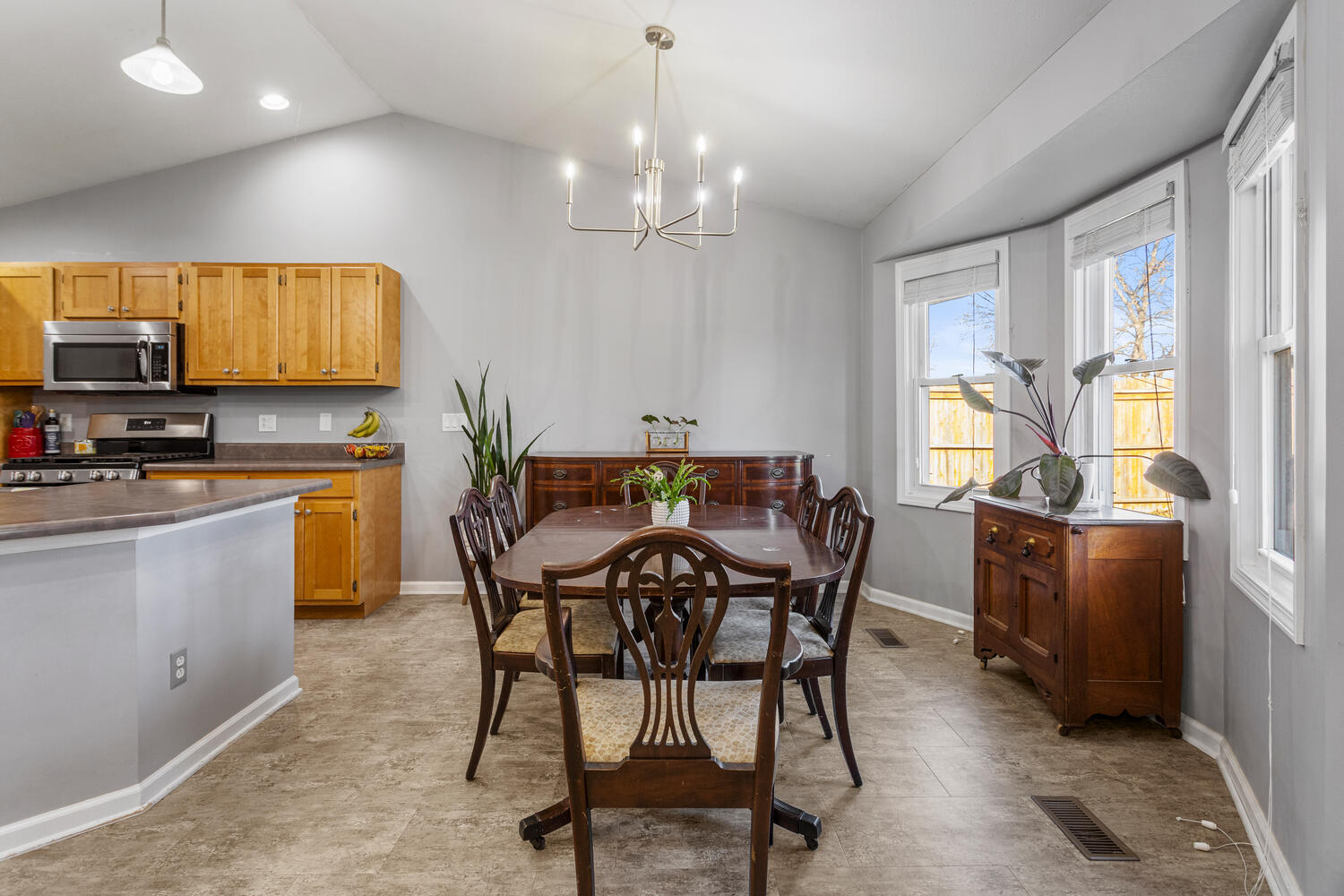 1202 Edgeview Drive Mahomet, IL 61853 - Photo 10 of 31