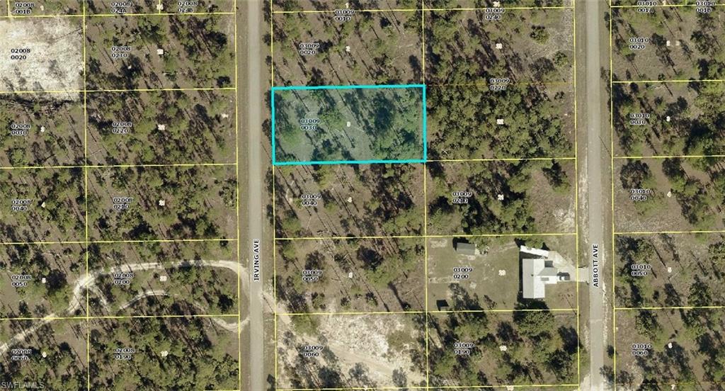 18 Irving Avenue Lehigh Acres, FL 33936 - Photo 3 of 5 a bathroom with a shower