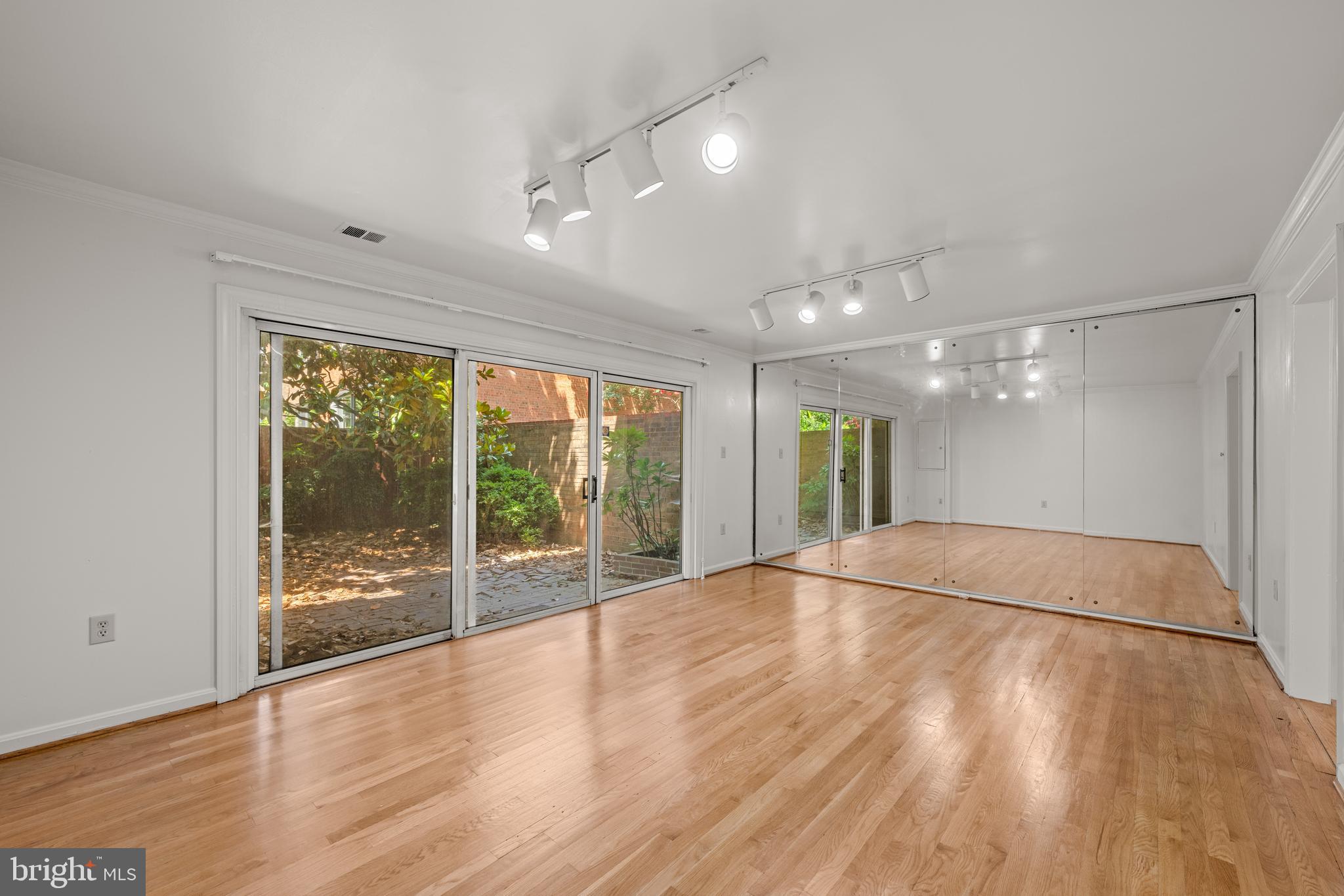 605 H Street Southwest Washington, DC 20024 - Photo 11 of 39