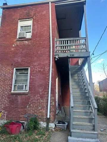 $1,300 | Undisclosed Address, St. Louis, MO 63107