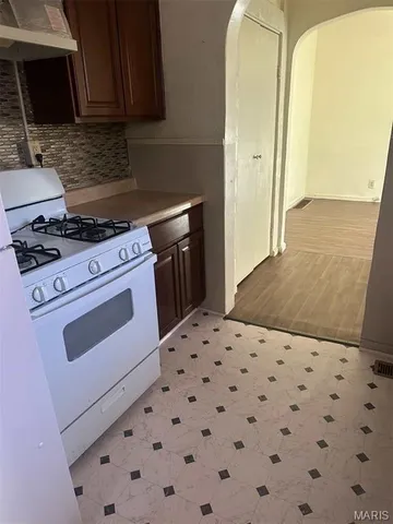 $1,300 | Undisclosed Address, St. Louis, MO 63107