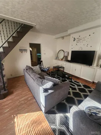 $1,300 | Undisclosed Address, St. Louis, MO 63107