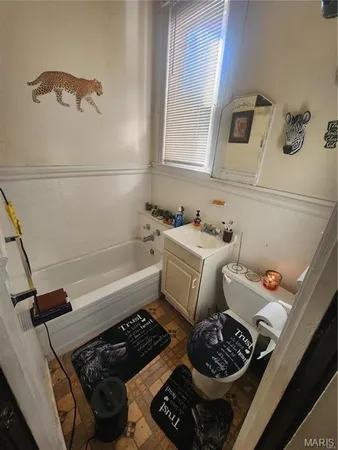 $1,300 | Undisclosed Address, St. Louis, MO 63107