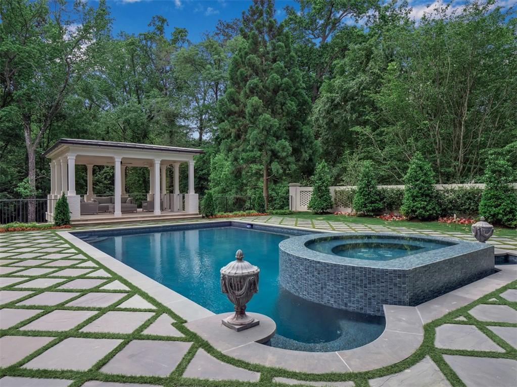 3625 Tuxedo Road Northwest Atlanta, GA 30305 - Photo 4 of 94