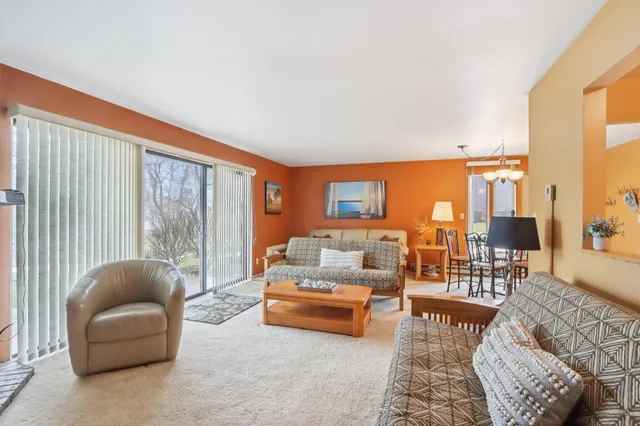 $254,000 | 55 Lausanne Court, Unit 1, Geneva, WI 53147